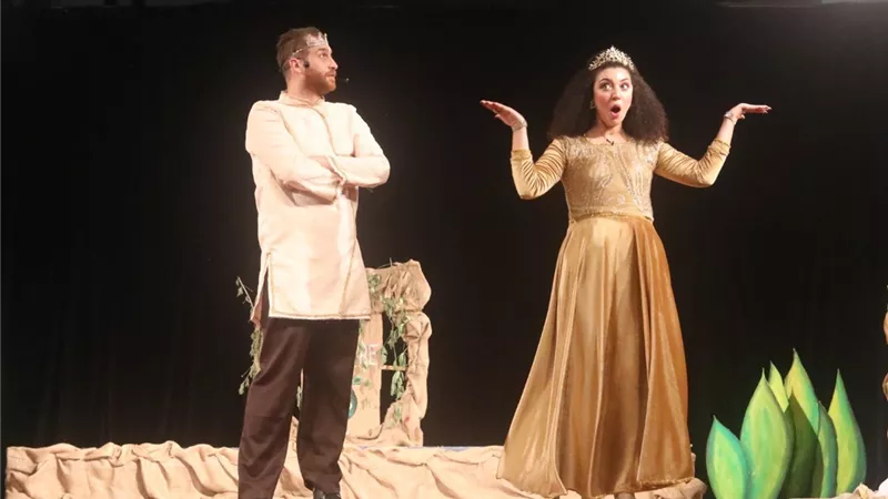 خالد جلال يشيد بالعرض المسرحي 
