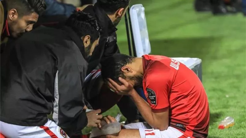 استشاري عظام يكشف أسباب الإصابات الكثيرة للاعبي الأهلي