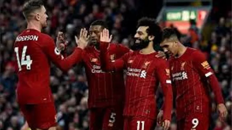 فيروس كورونا يضرب معسكر ليفربول ويصيب أرنولد واوريجي