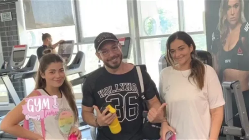 العصابة.. شاهد أحمد زاهر برفقة بناته داخل الجيم