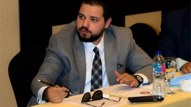 أعضاء المستوردين بالغرفة التجارية يناقشون قرارات تسجيل المصانع وتراخيص المخازن والأسعار الاسترشادية