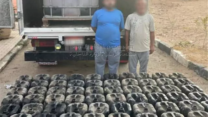 سائق وتباع النقل . سقطا بالمواد البترولية المدعمة فى النزهة