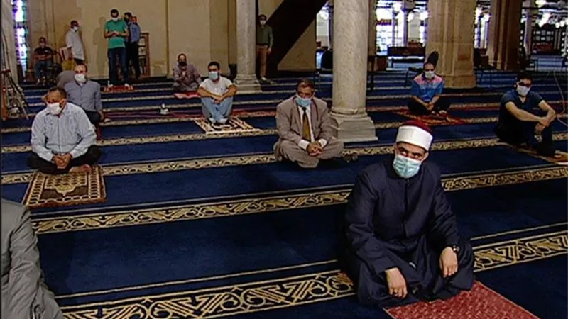 مع عودة صلاة الجمعة.. إرشادات يجب اتباعها للوقاية من كورونا في المساجد