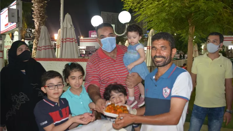 فى أول يوم عمل لبائع التين بعد تعيينه بنادى الزمالك.. فضل من الله أننى هنا فأنا من عشاق ومحبى القلعة البيضاء .. صور