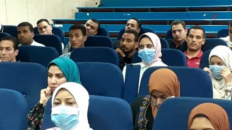 ختام فعاليات دورة اعداد المعلم الجامعى بكلية التربية بقنا