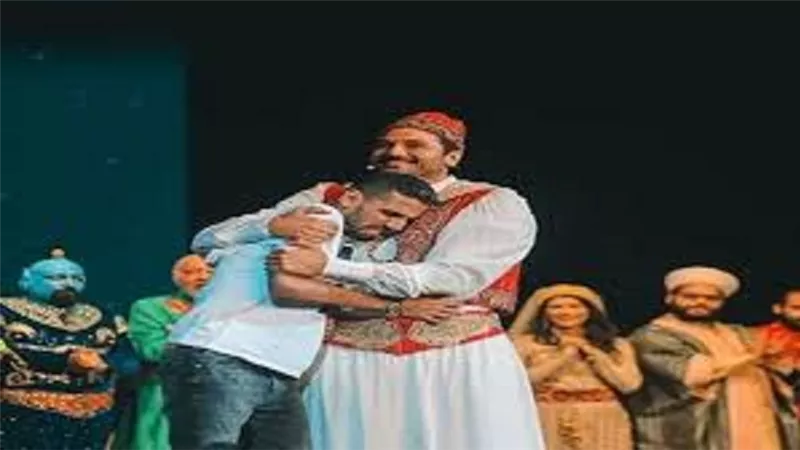 مؤمن زكريا يتصدر تويتر بعد بكائه فى حضن احمد عز