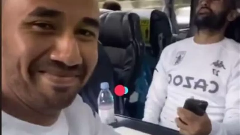 تريزيجيه والمحمدى يغنيان للهضبة عمرو دياب