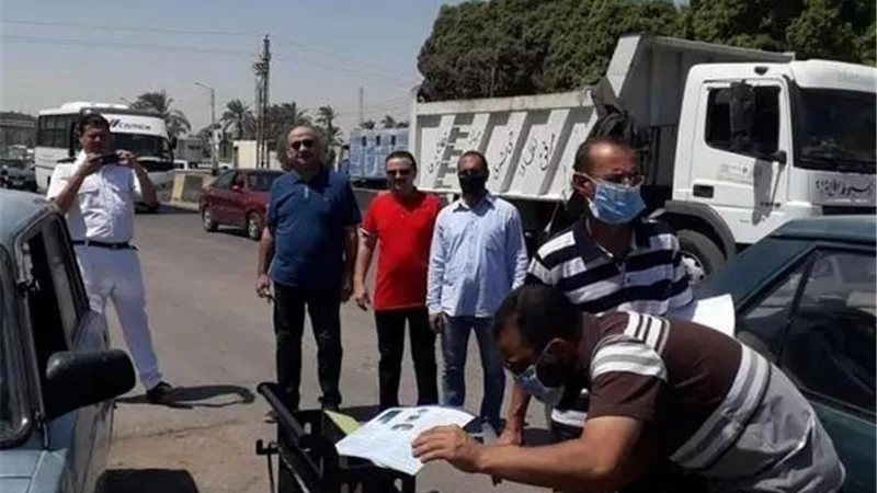 جهاز شئون البيئة باسيوط يوقع غرامات على المركبات الملوثة للهواء