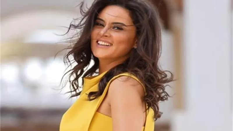 مدرسة الفن والهندسة مفيش جديد.. رشا مهدي تهنئ الزمالك بالفوز على الأهلى
