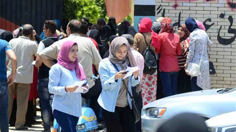 طبيبة تكشف حقيقة انتشار الميكروبات عند غسل الدواجن قبل طهيها