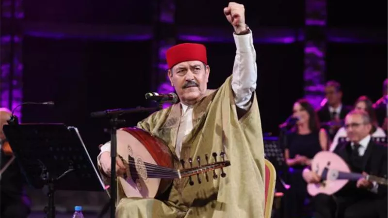 لطفي بوشناق يختتم 