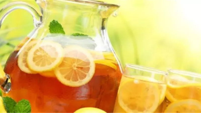 4 مشروبات طبيعية لتعزيز عملية الهضم