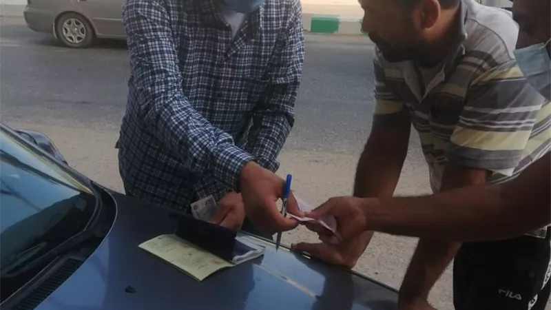 المتابعة الميدانية بالشرقية تغرم ٨٤ سائقا لعدم الإلتزام بإرتداء الكمامة الواقية لمواجهة فيروس كورونا