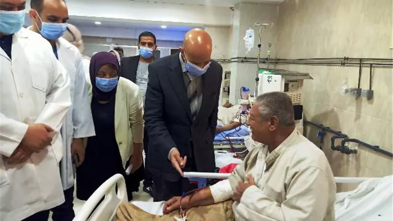 وكيل وزارة الصحة يتفقد سير العمل بمستشفى القنايات والتطوير فى العناية المركزة..بالصور