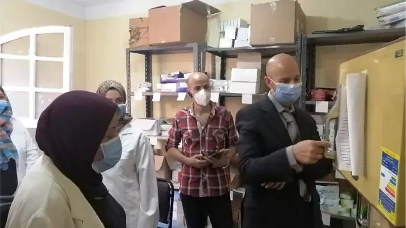 وكيل وزارة الصحة يطلب زيادة نقاط صحة المرأة بالمركز الطبى فى القنايات.. بالصور