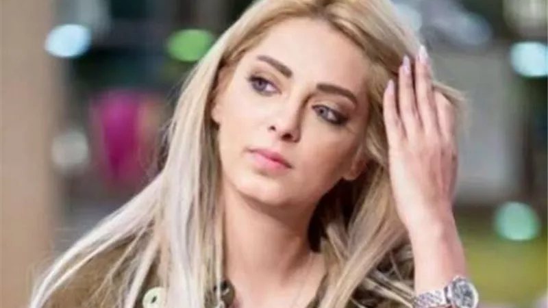 رسالة غامضة من مى حلمى تثير جدل محبيها.. صورة