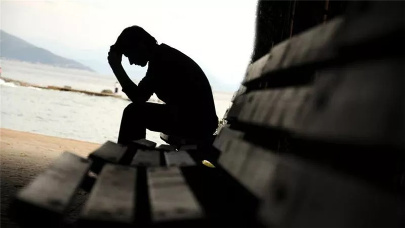 الاكتئاب العميق والأوهام ..أعراض نقص فيتامين هام للجسم