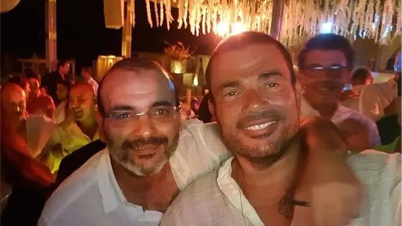 وصلة غزل من أيمن بهجت قمر للهضبة عمرو دياب.. 