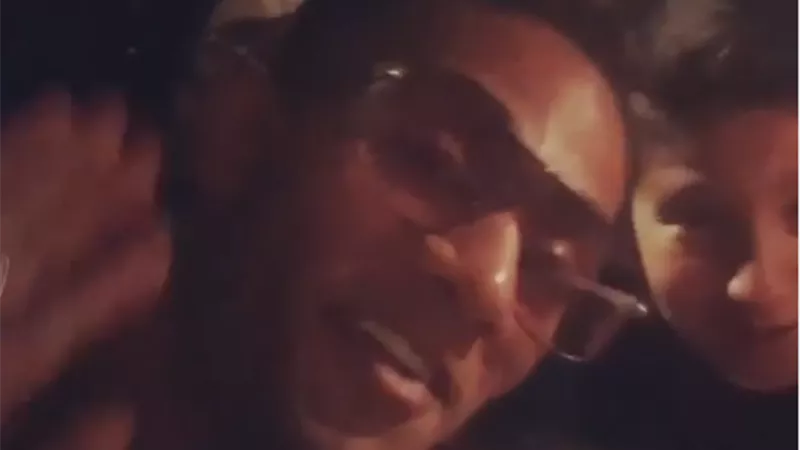 جمهور محمد رمضان يهتفون 