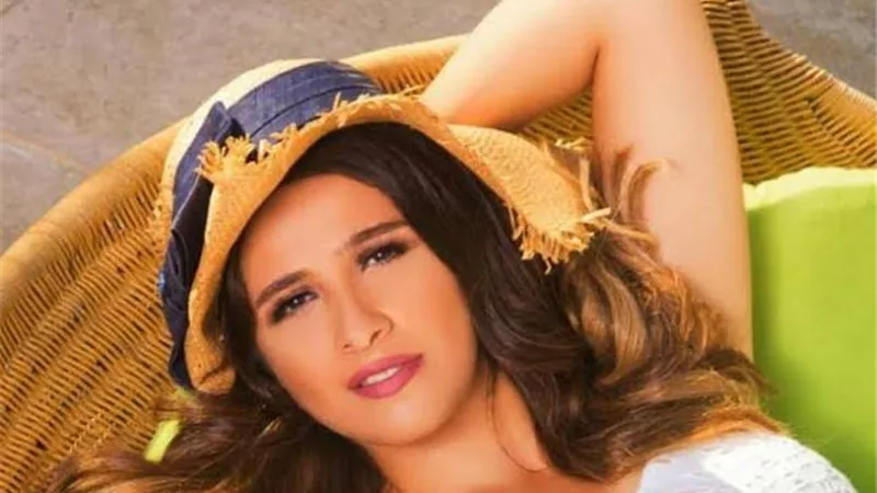بصورة سيلفي.. اطلالة ساحرة لياسمين عبد العزيز بـ كاجوال تخطف قلوب محبيها.. صور