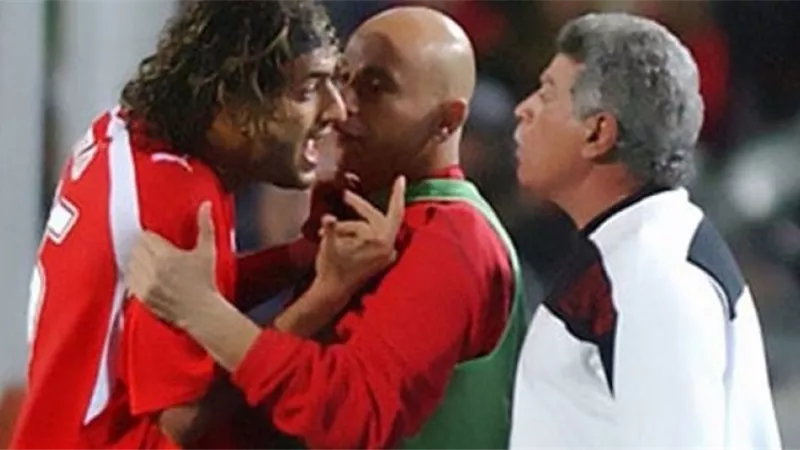 عمرو زكي يكشف كواليس خناقة ميدو وحسن شحاتة فى أمم أفريقيا