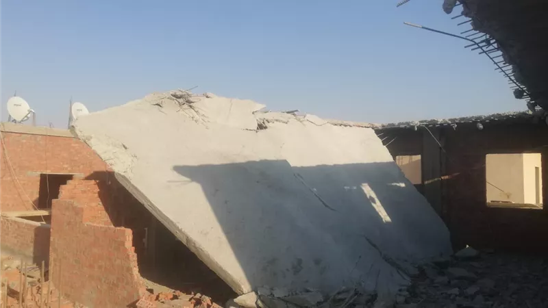 رئيس الجهاز: إزالة فورية لدور سطح مخالف بمدينة الشروق.. صور