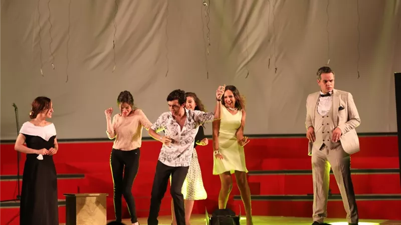 خالد جلال: عرض 