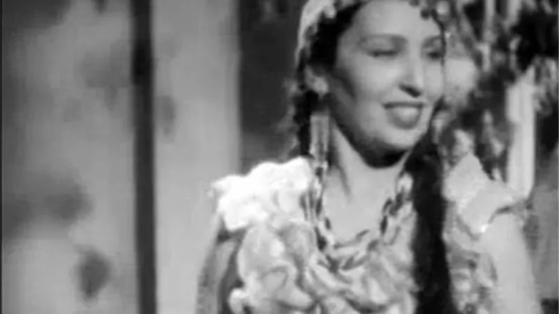 أسرار فى طفولة أمينة رزق