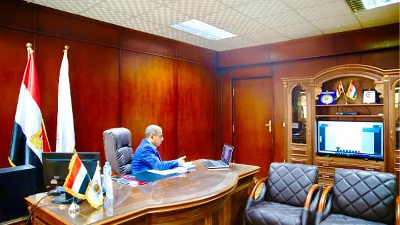 تطبيق نظام التعليم الهجين بكليات جامعة الأقصر.. بالصور