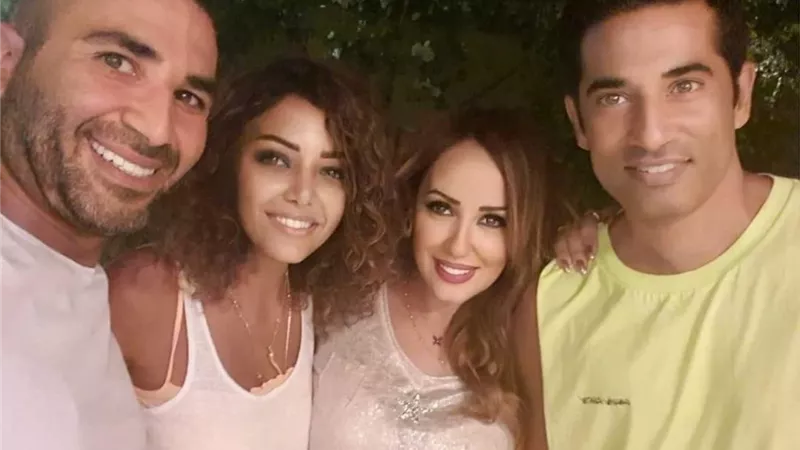 بصورة عائلية.. زوجة عمرو سعد تشارك الجمهور بصورة جديدة مع احمد سعد وخطيبت