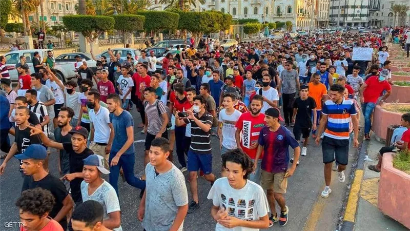 المحتجون في ليبيا يمهلون حكومة الوفاق 24 ساعة لإعلان استقالتها