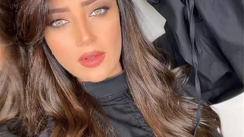 بالأسود .. إطلالة أنيقة وظهور رائع للإعلامية رضوى الشربينى ..صور