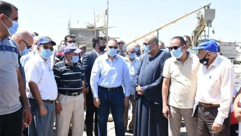 محافظ الشرقية يتفقد أعمال إنشاء محطة مياه البكارشة بالحسينية.صور