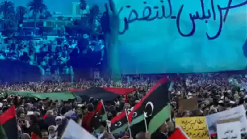 تظاهرات طرابلس تحاصر السراج