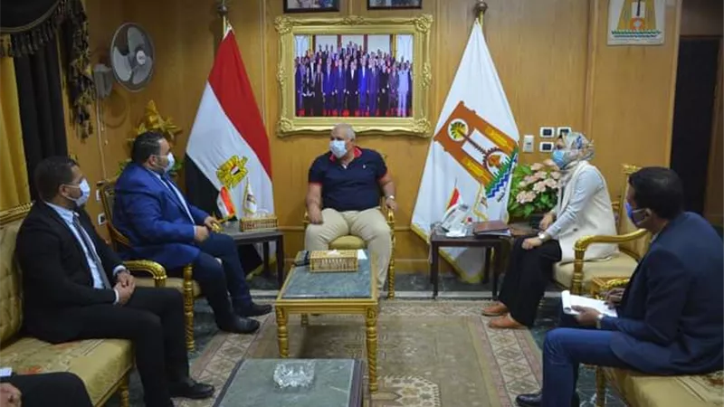 تحيا مصر يدعم زواج اليتيمات ويساهم ب71 وحدة تجارية لشباب الوادى الجديد