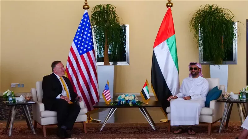 بومبيو يلتقي مستشار الأمن القومي ووزير الخارجية الإماراتيين