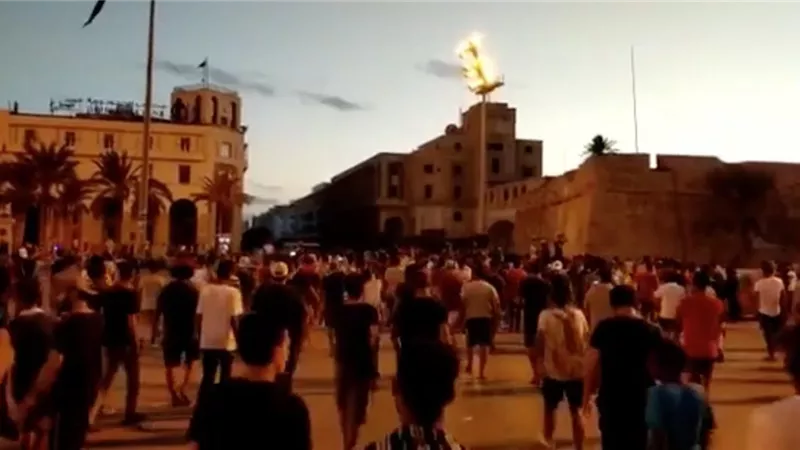 ميليشيات طرابلس تطلق الرصاص الحي على المتظاهرين في ليبيا