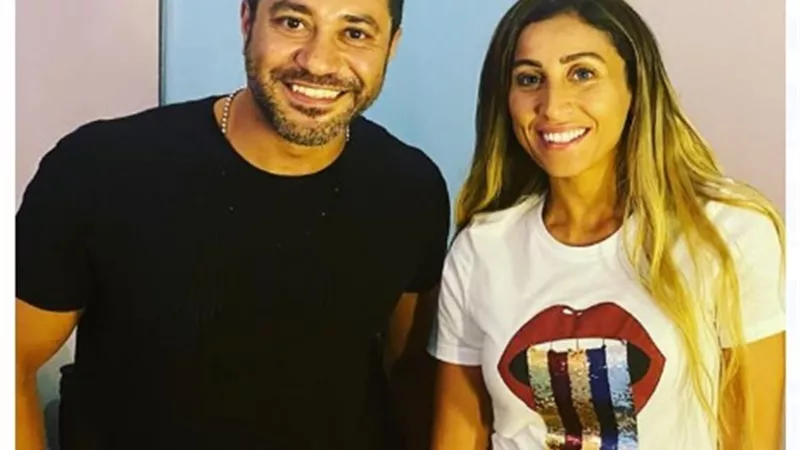 محمد عز يشارك جمهوره إطلالة جديدة برفقة دينا الشربينى