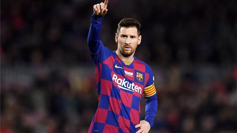 ميسى يشارك في أول تمرين لبرشلونة مع كومان