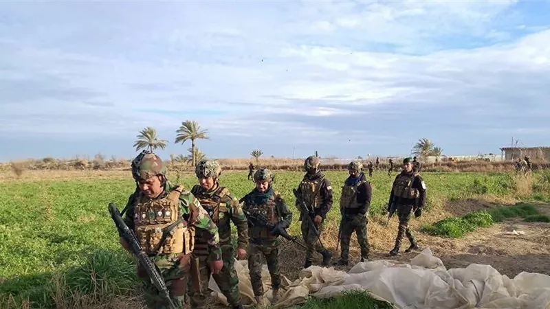 القوات العراقية تلقي القبض على إرهابيين وضبط سيارة مهربة من سوريا