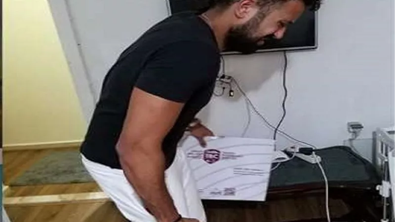 عمرو راضي يبكى على فراق مصطفى حفناوي ويكشف تفاصيل حالته الصحية.. فيديو