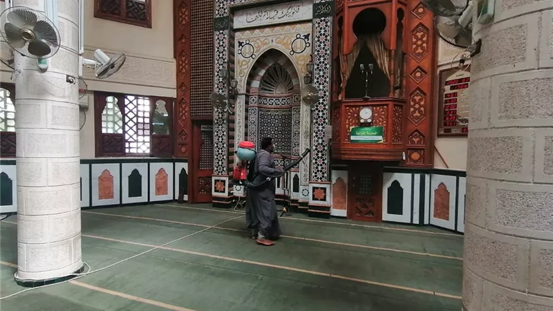 بالصور.. استعداد مساجد البحيرة لعودة صلاة الجمعة اليوم