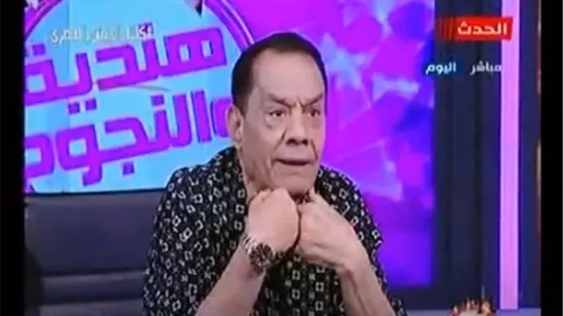 شاهد .. حلمى بكر على الهواء يلقن مطرب مهرجانات درساً قاسياً.. فيديو