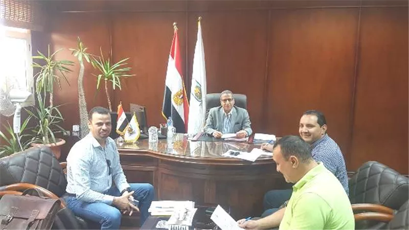 رئيس جامعة الأقصر يلتقى وكلاء الكليات لشئون الدراسات العليا والبحوث