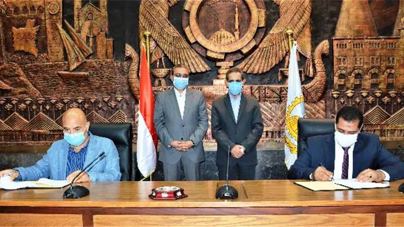 محافظ الغربية يشهد توقيع بروتوكول تعاون لتنفيذ مشروعات الرصف.. بالصور