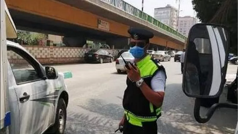 المتابعة الميدانية تغرم 64 سائقا بالشرقية لم يلتزموا بإرتداء الكمامة الواقية لمواجهة كورونا