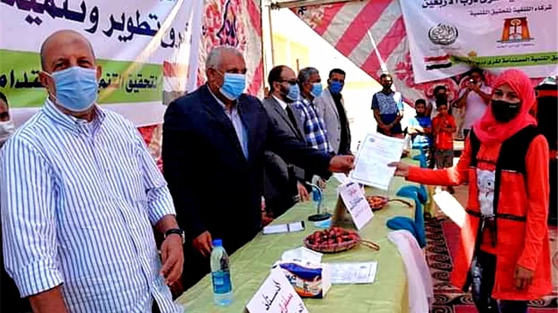 الزملّوط يدعم الاربعين ماديا و500 فدان لرعاية المتفوقين مجانا بالوادى الجديد.صور