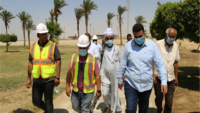 متابعة تنفيذ تطوير الكورنيش الجديد ومنطقة الشاليهات وعمل خطوط لصرف مياه الأمطار بشوارع السويس