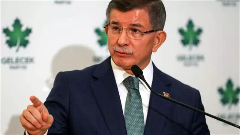 أوغلو لأردوغان: لا يحق لك إنفاق أموال الشعب لتلميع صورة صهرك