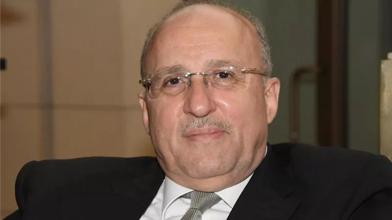 عادل العدوي وزير الصحة الأسبق يثنى على الشاب بائع الفريسكا الملتحق بكلية الطب